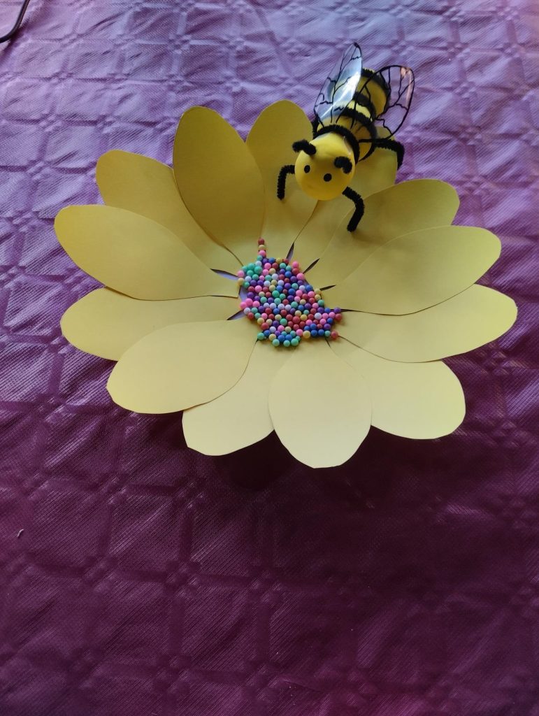 HACIENDO FLORES, HACIENDO ABEJAS